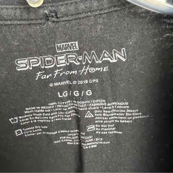 MARVEL SPIDER-MAN & MYSTERIO FAR FROM HOME. Size Large - Picture 2 of 3